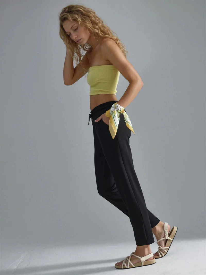 هيكاب بنطلون جوجر بقصة كاروت وخصر مطاطي من مودال تاتش مجموعة بيرسان